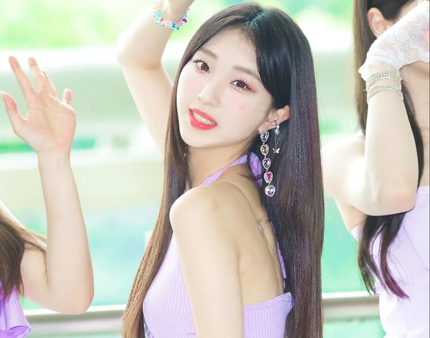 Nu ca si nga quy khi dang bieu dien hinh anh