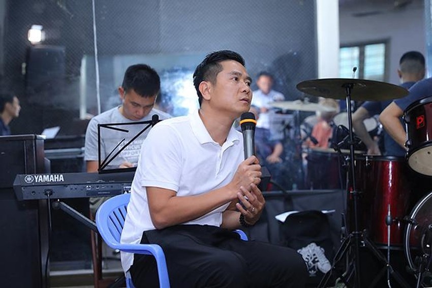 ho hoai anh ky luat anh 1