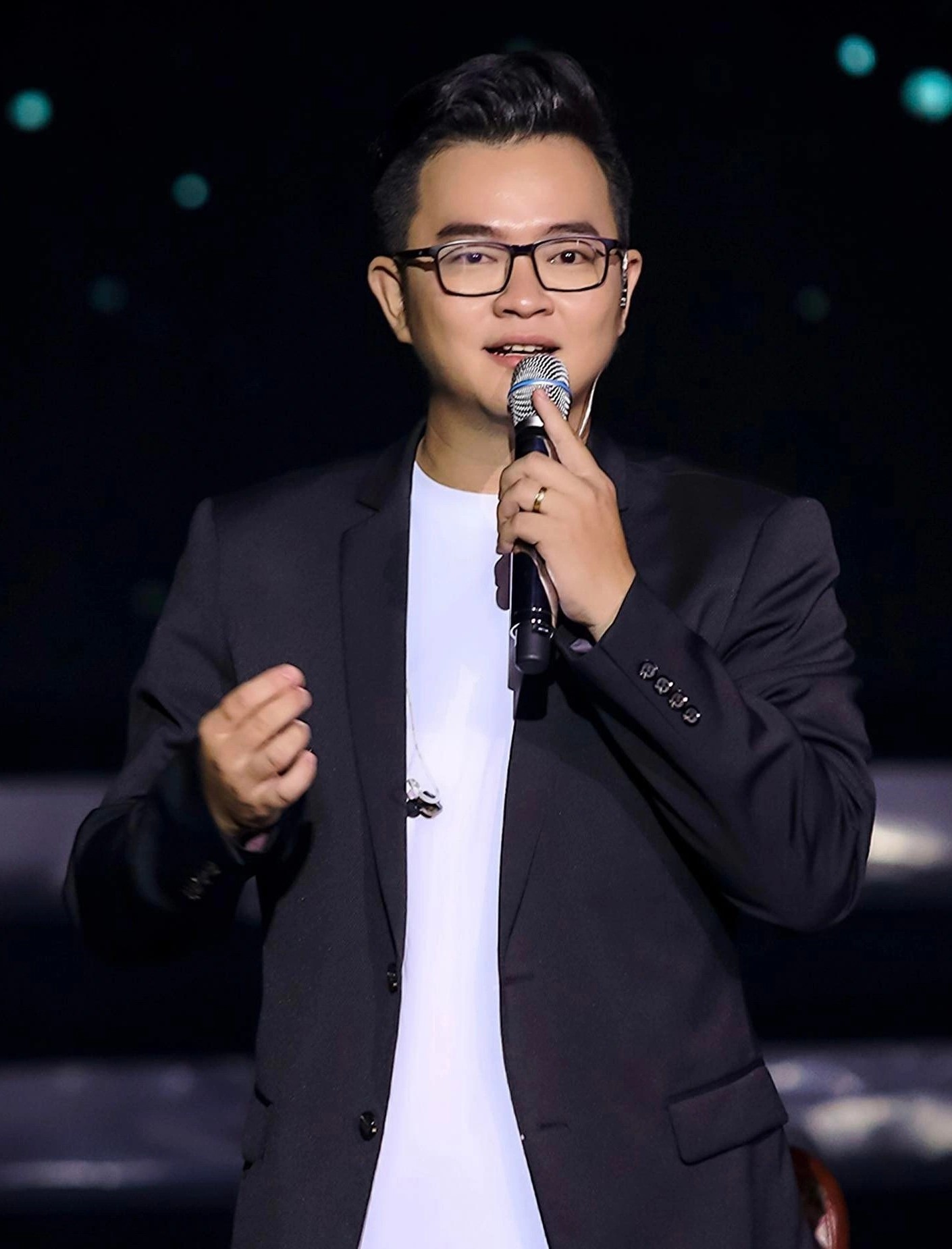 Khanh Thy hat quen loi anh 2