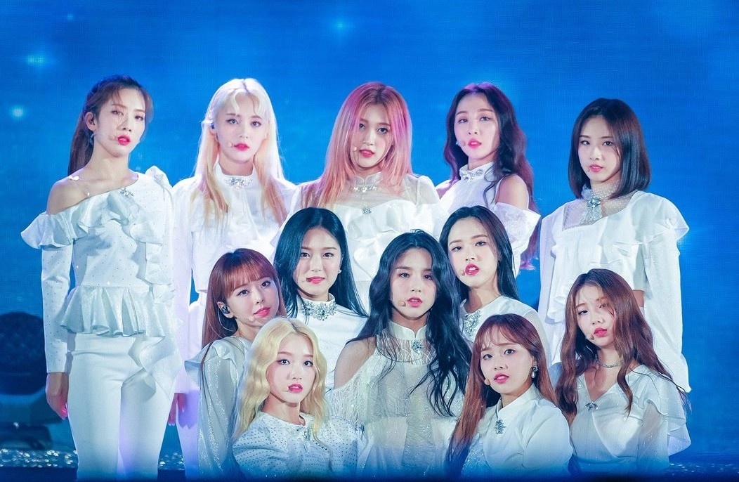 LOONA bi boc lot anh 2