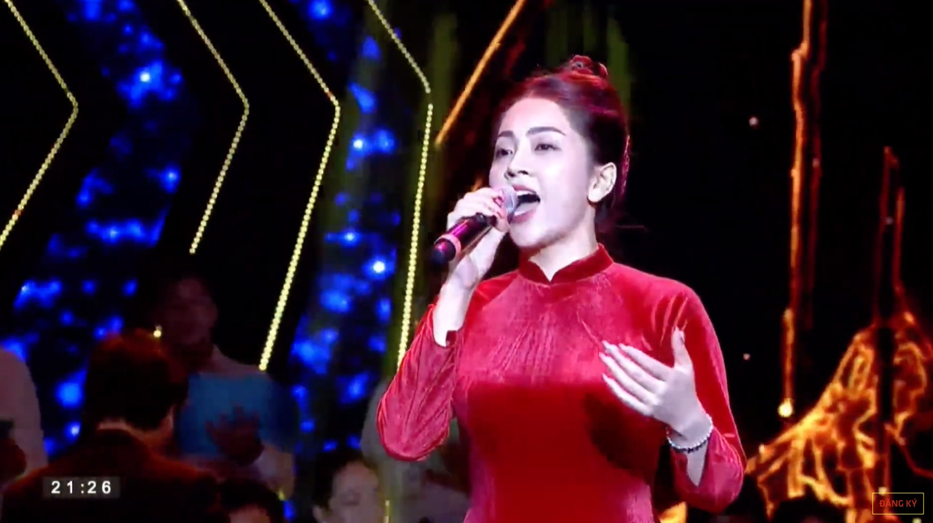 ca si live yeu anh 3