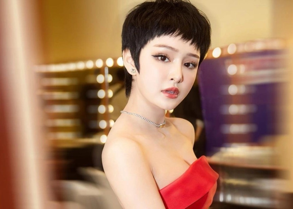 Tranh cai viec Hien Ho tro lai sau 6 thang vuong scandal hinh anh