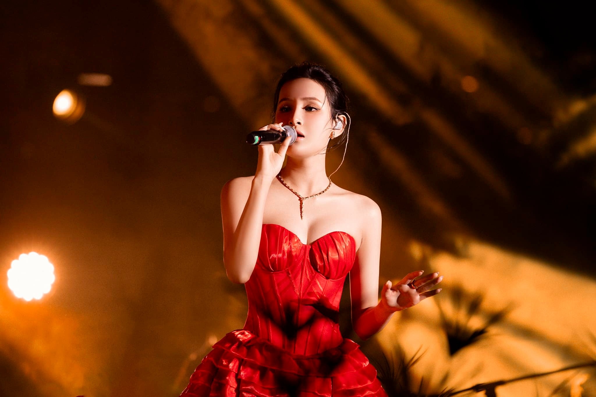 Hien Ho tro lai anh 1