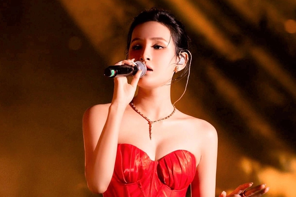 Hien Ho dang nong voi va doi dau du luan hinh anh