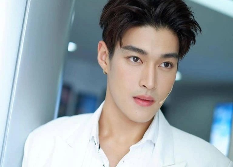 Hang loat sao Thai Lan bi reo ten trong vu lua dao 10.000 nguoi hinh anh