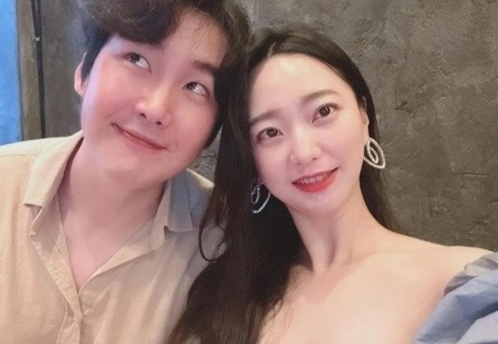 Ca si Han Quoc to chong thuong xuyen danh dap hinh anh