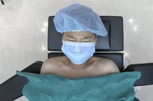 Chuong trinh Han Quoc lam dung tinh duc con trai cau thu bong chay hinh anh