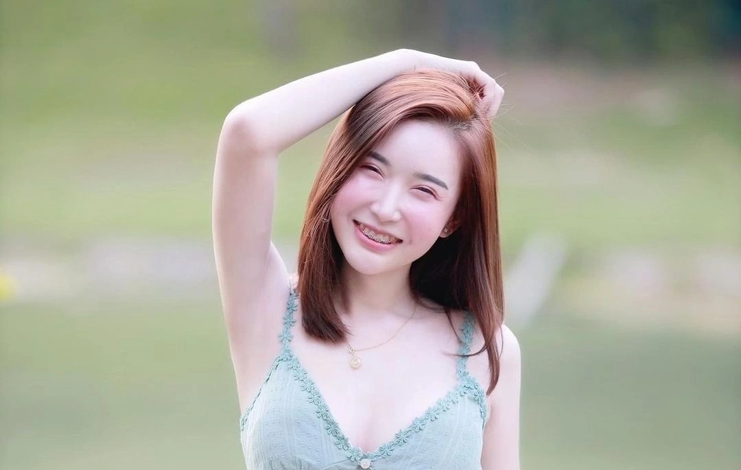 Nguoi mau Thai Lan rao ban dien thoai cu kem 4.000 video goi cam hinh anh