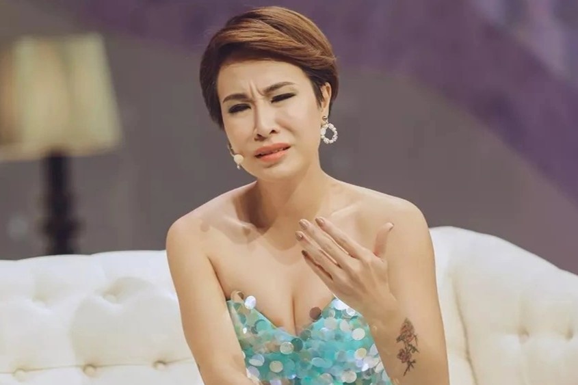 Uyen Linh hat 'Ben tren tang lau' chua xin phep hinh anh