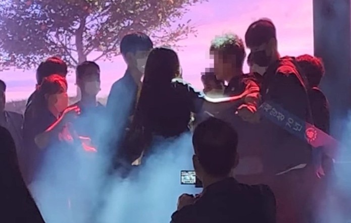 Huh Gak bi tan cong anh 2