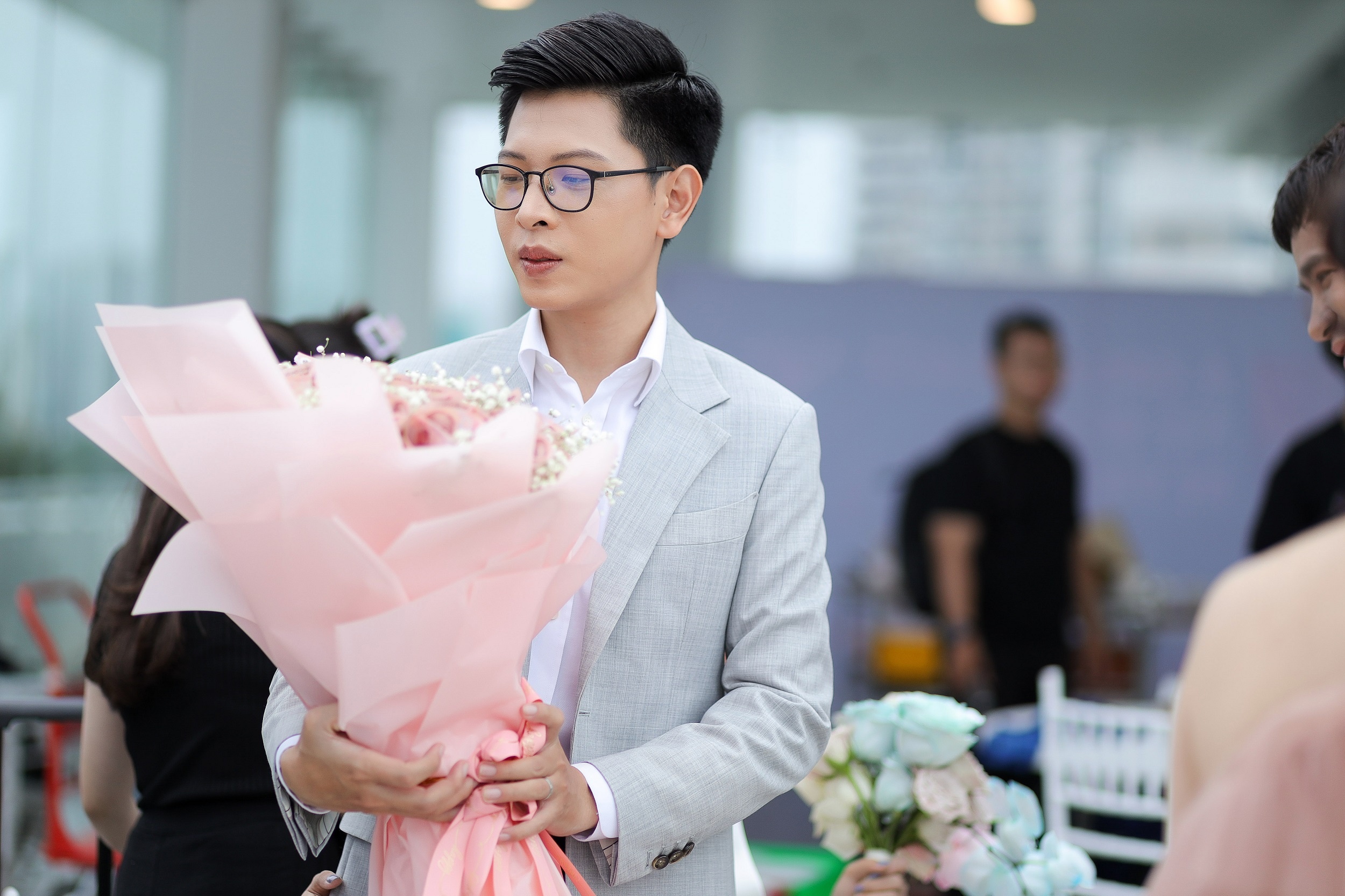 le cuoi MC minh nghi anh 6