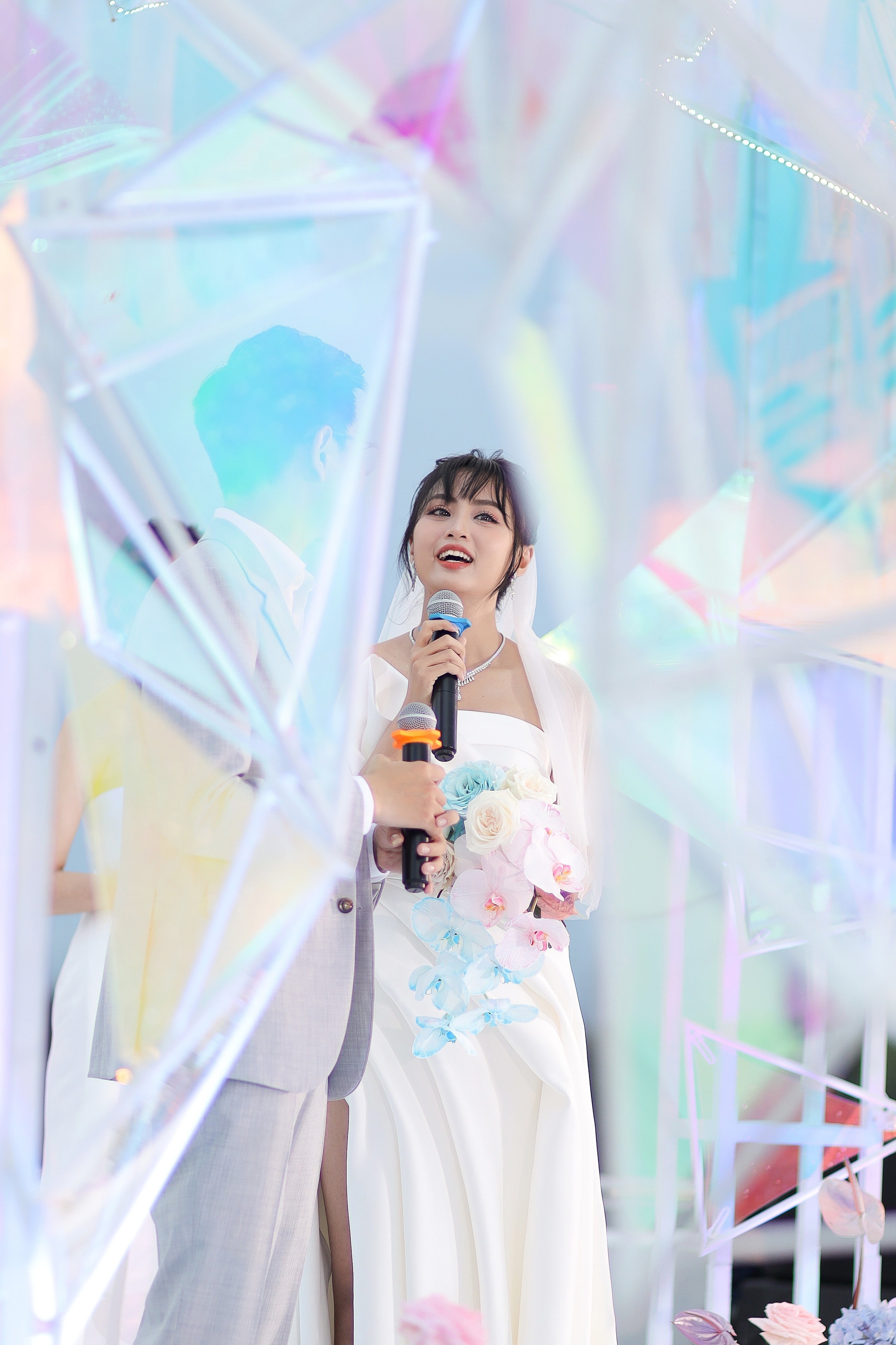 le cuoi MC minh nghi anh 9