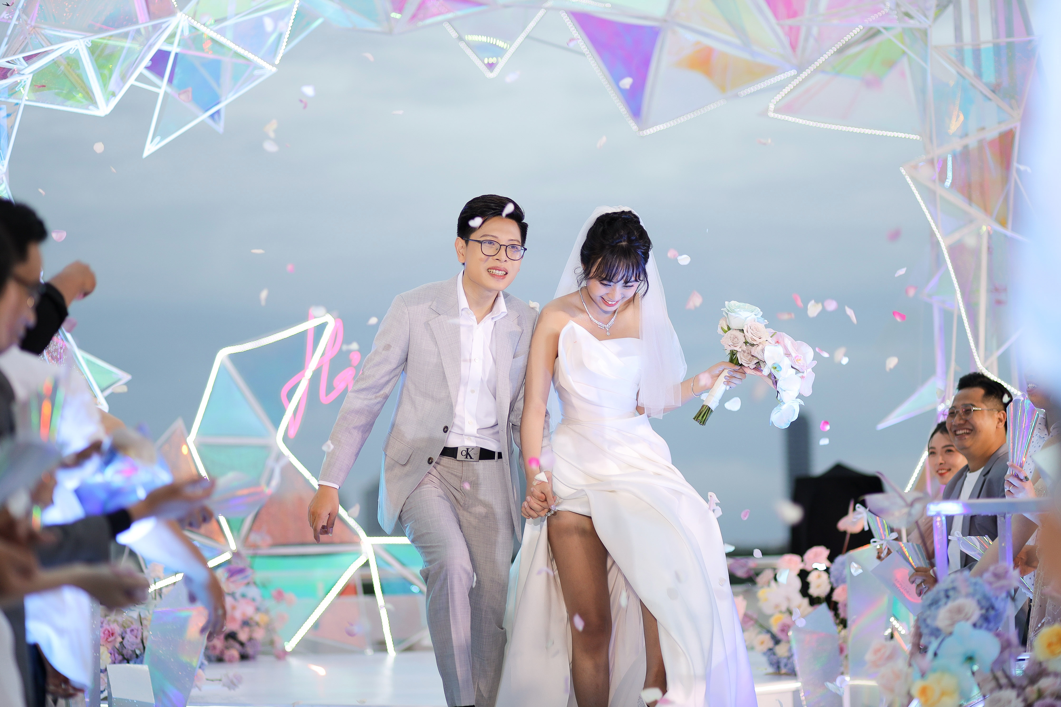 le cuoi MC minh nghi anh 1