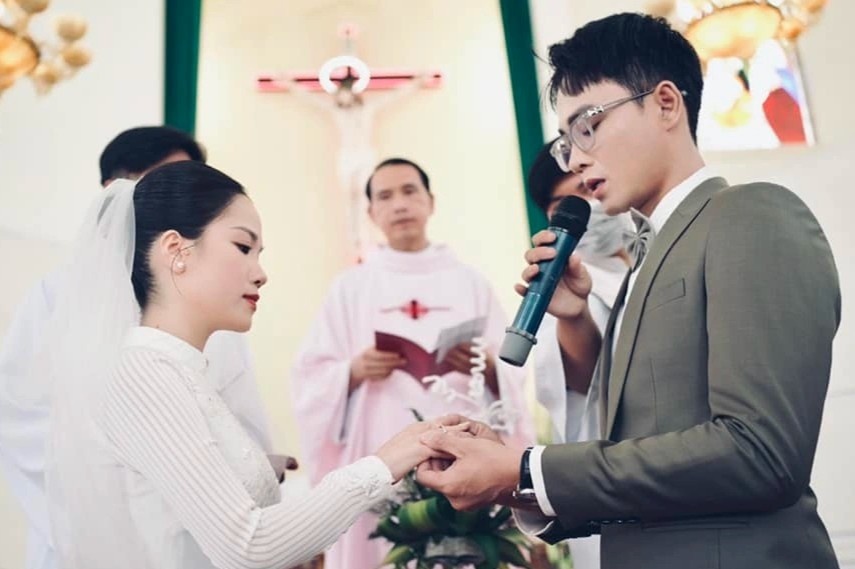 Hinh anh le cuoi cua dien vien Anh Tu hinh anh