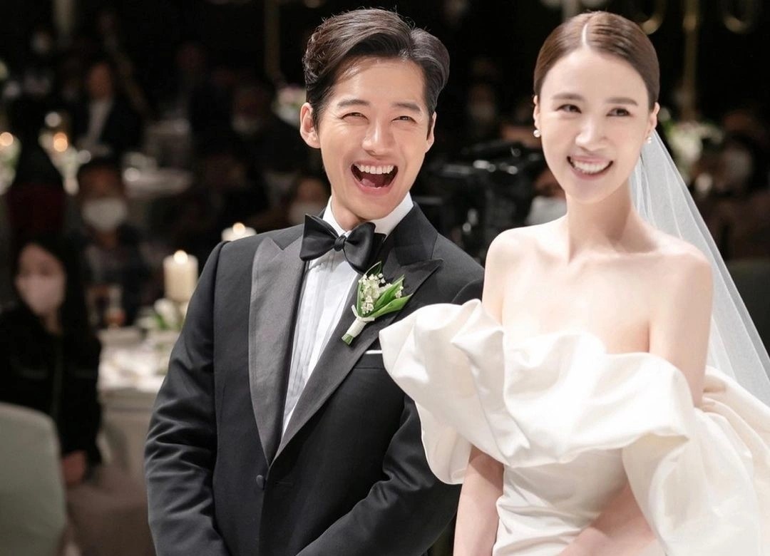 Nam Goong Min chi 139.000 USD cho le cuoi voi vo nguoi mau hinh anh