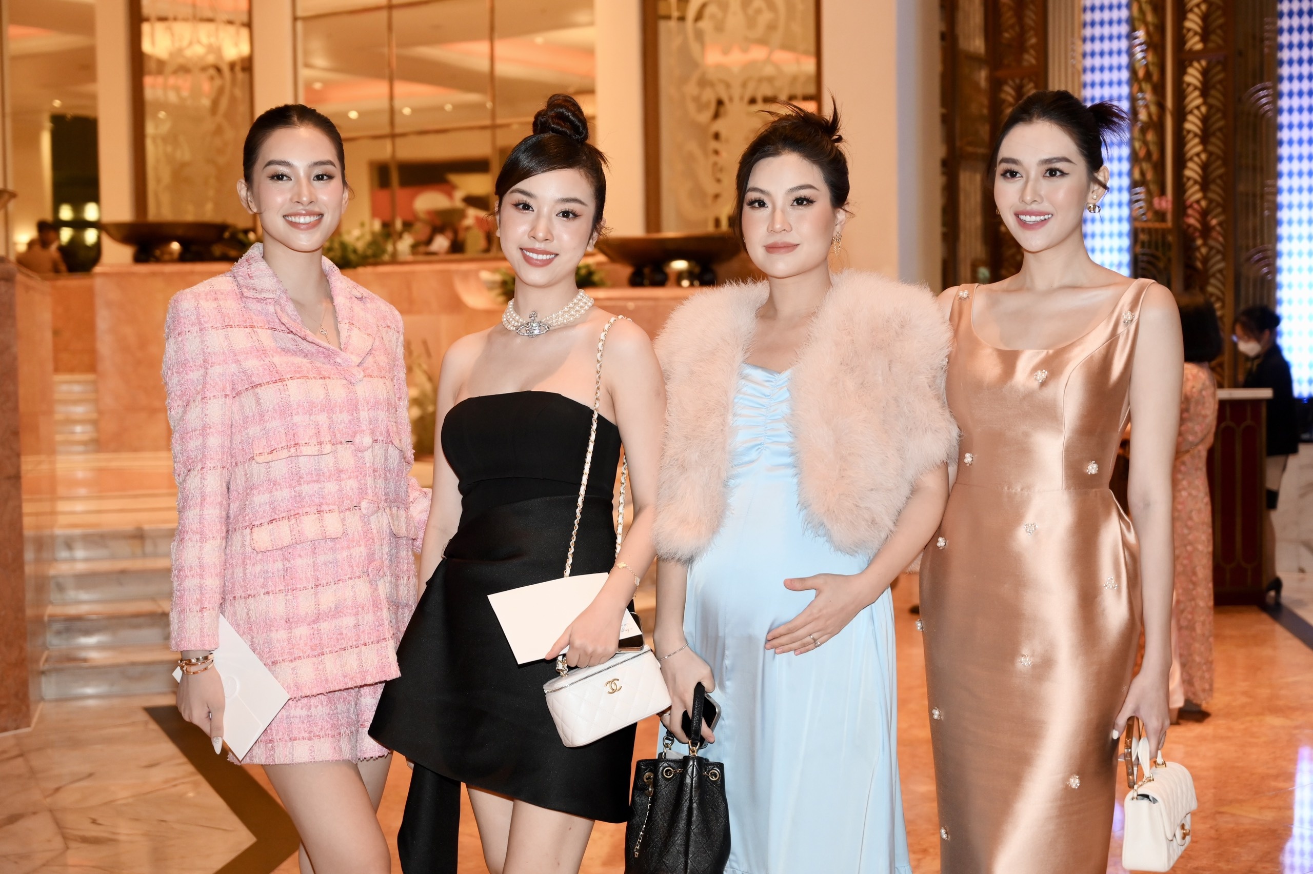 Hoa hau Tieu Vy va dan sao truyen hinh du cuoi Phuong Nga, Binh An hinh anh