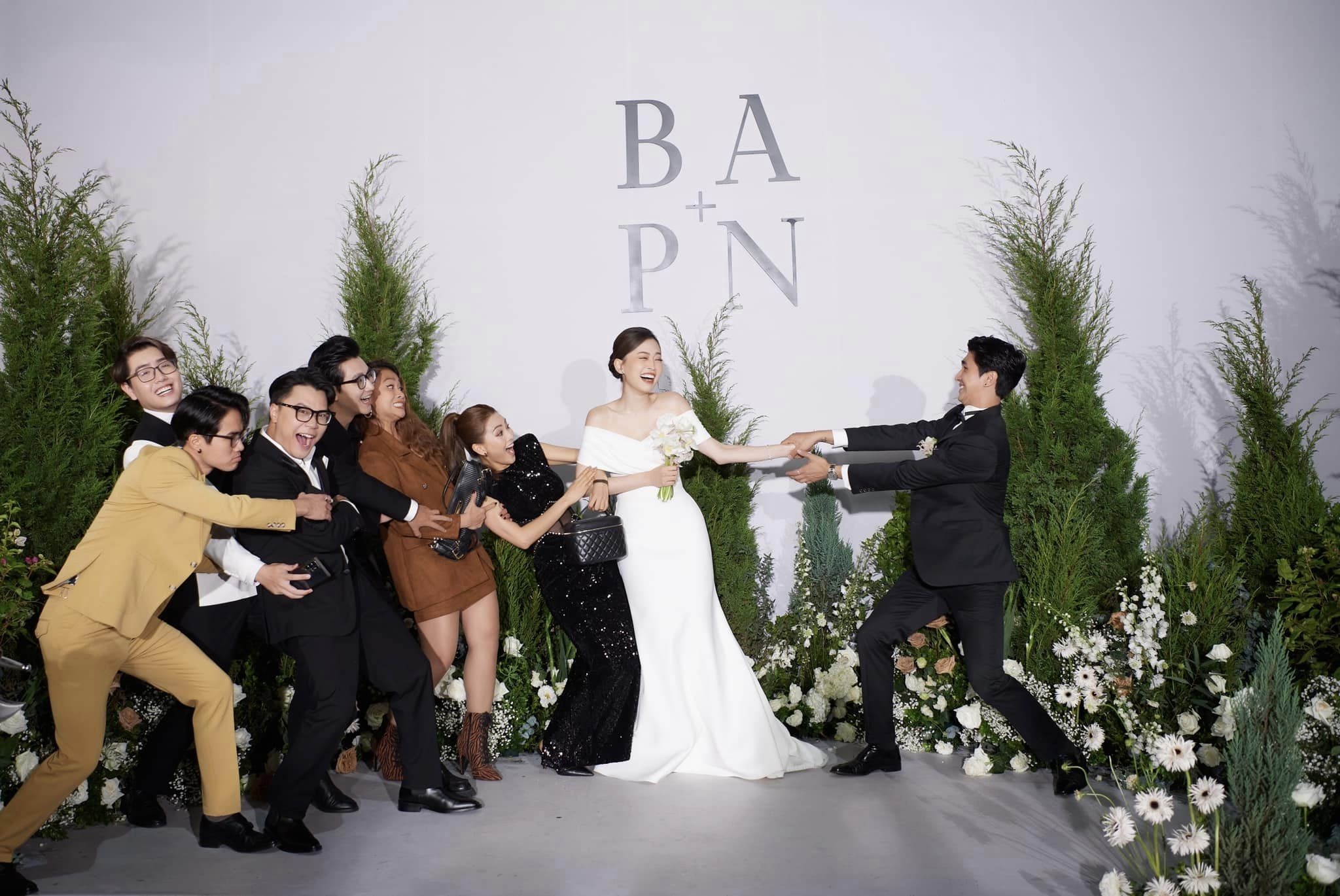 Phuong Nga cuoi anh 17