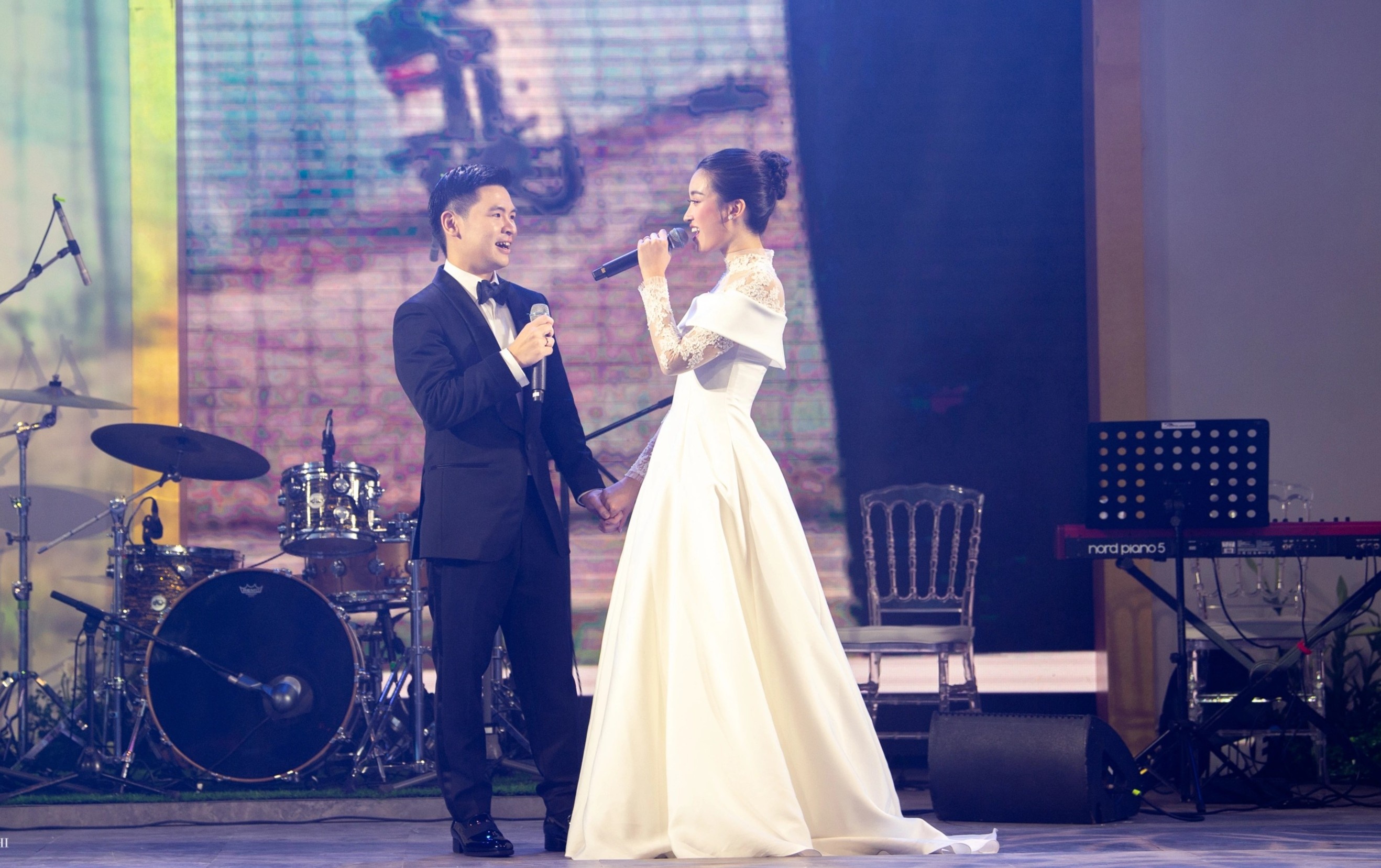 Do My Linh cuoi anh 8