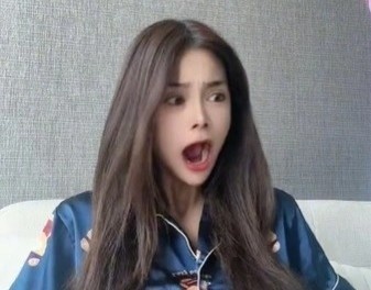 A hau Engfa dang video gay tranh cai hinh anh