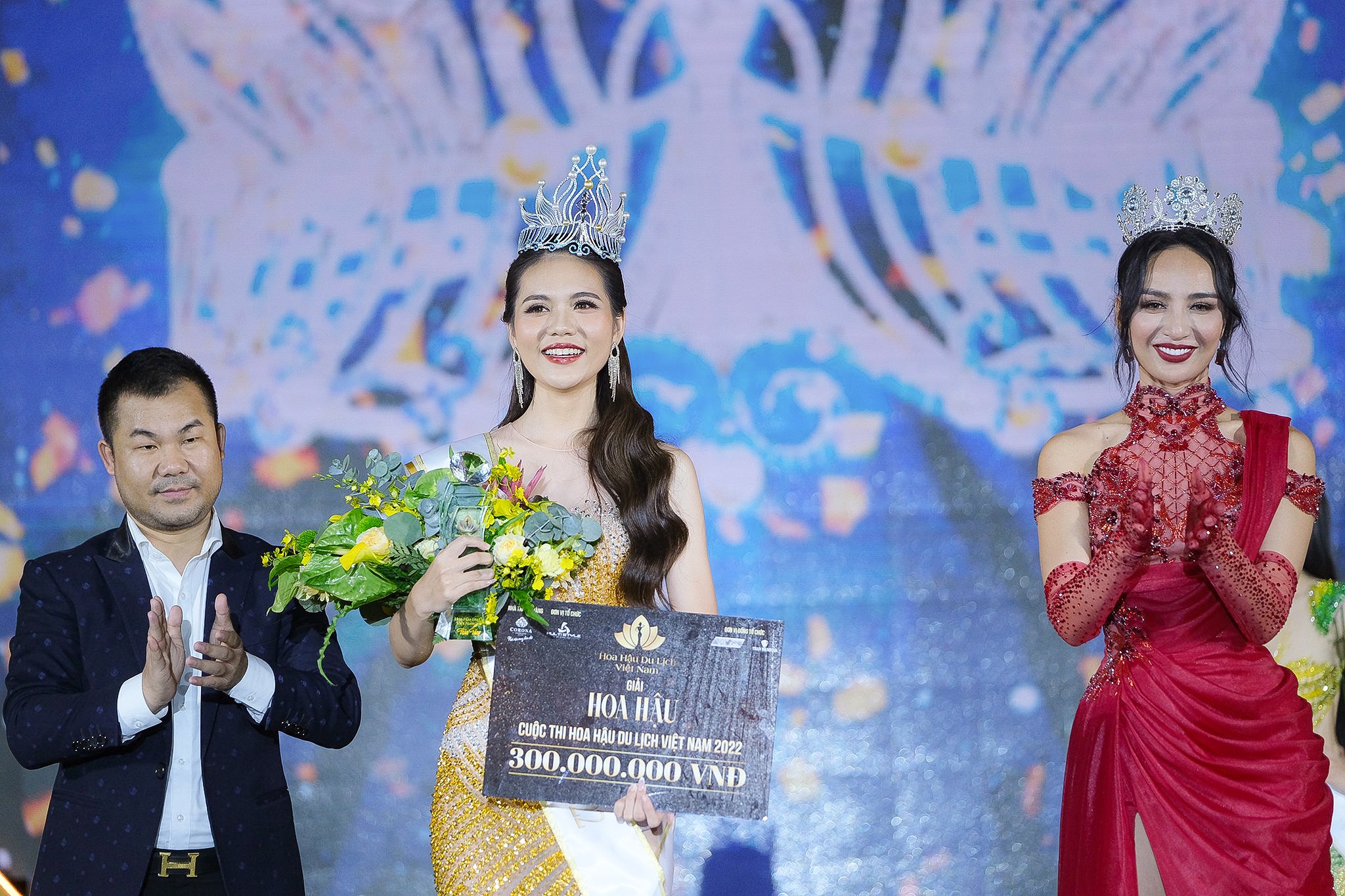 Hoa hau Du lich anh 3