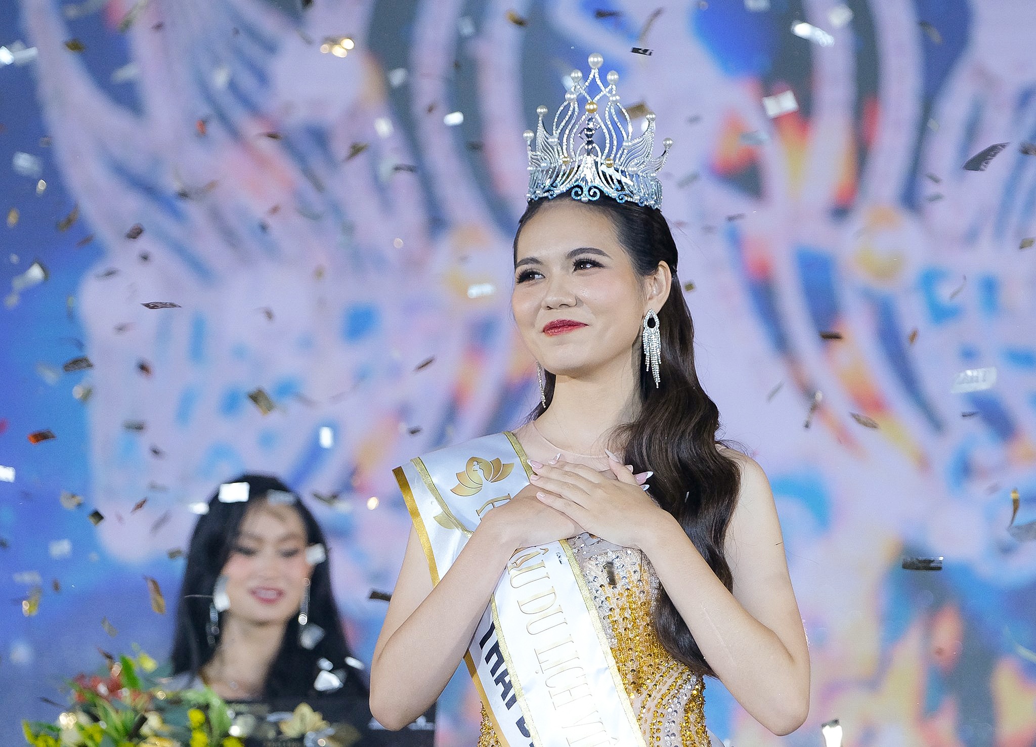 Hoa hau Du lich anh 2