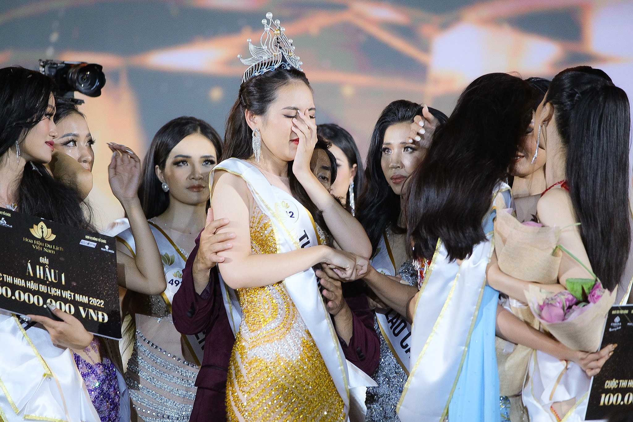 Hoa hau Du lich anh 5