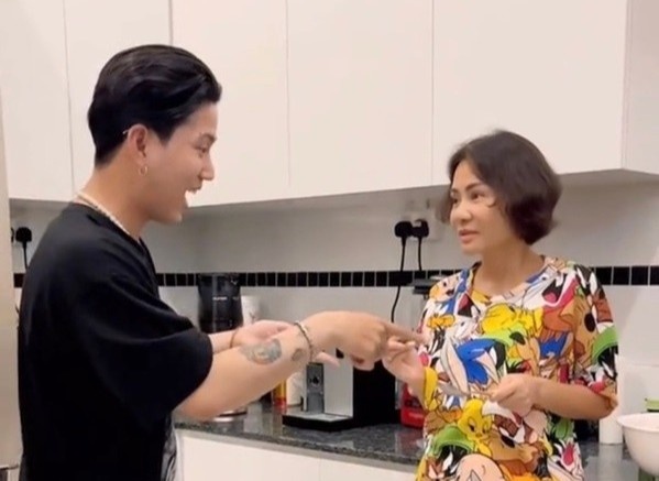 Nghe si Viet tay chay TikToker dung ngon tu phan cam voi nguoi ngheo hinh anh