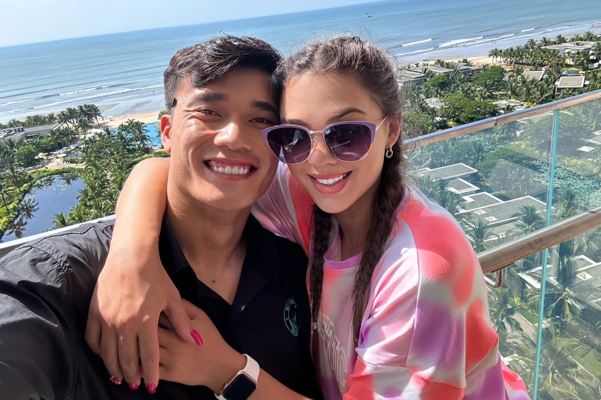 Bui Tien Dung va nguoi mau Dianka Zakhidova don con dau long hinh anh