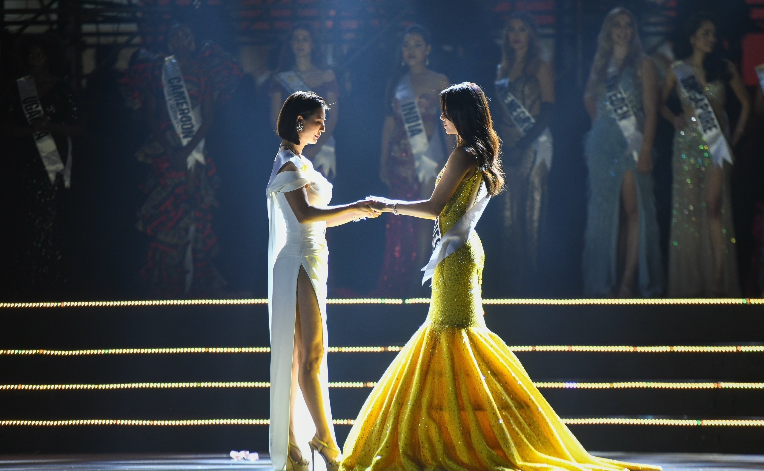 Hoa hau Du lich anh 1