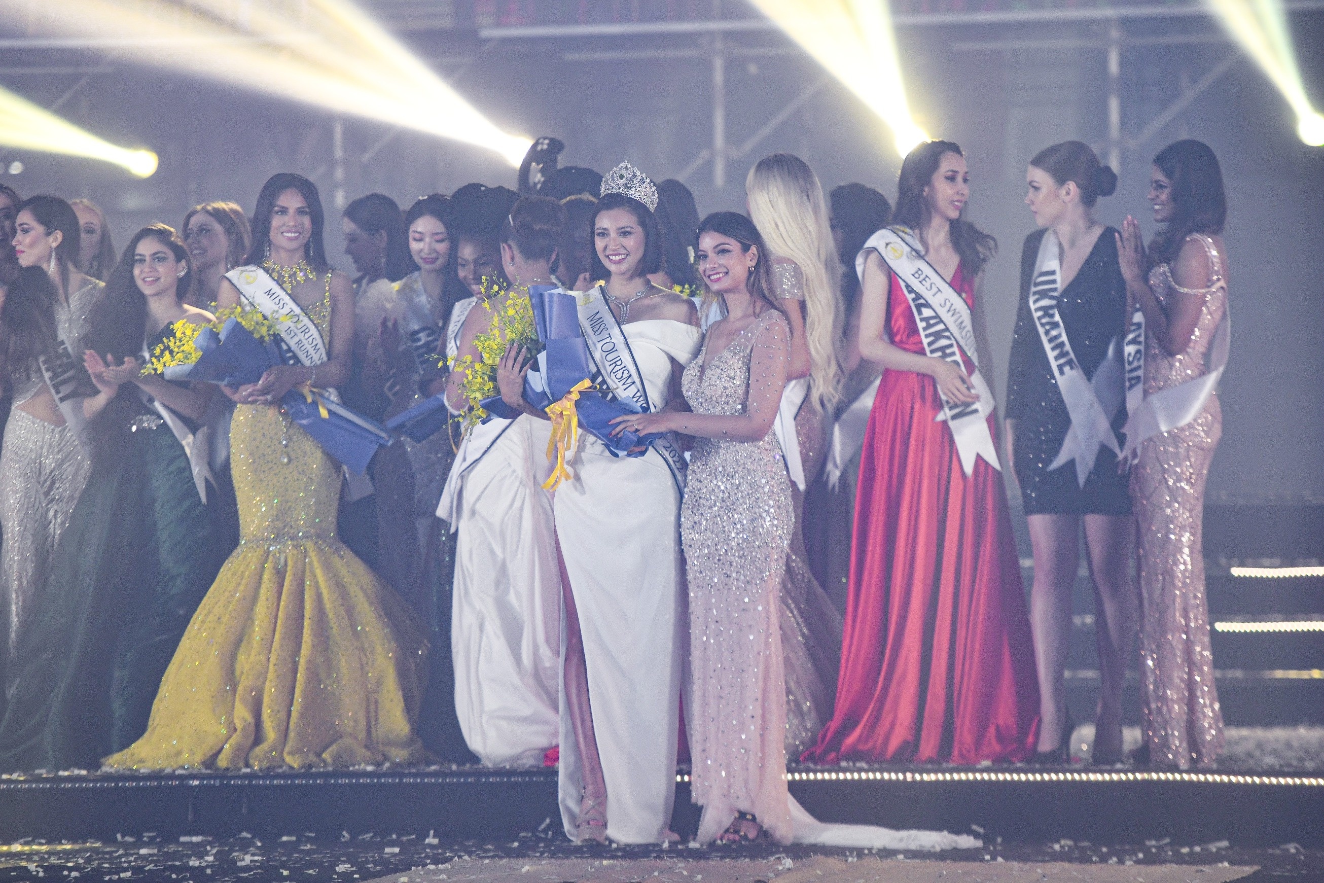 Hoa hau Du lich anh 2