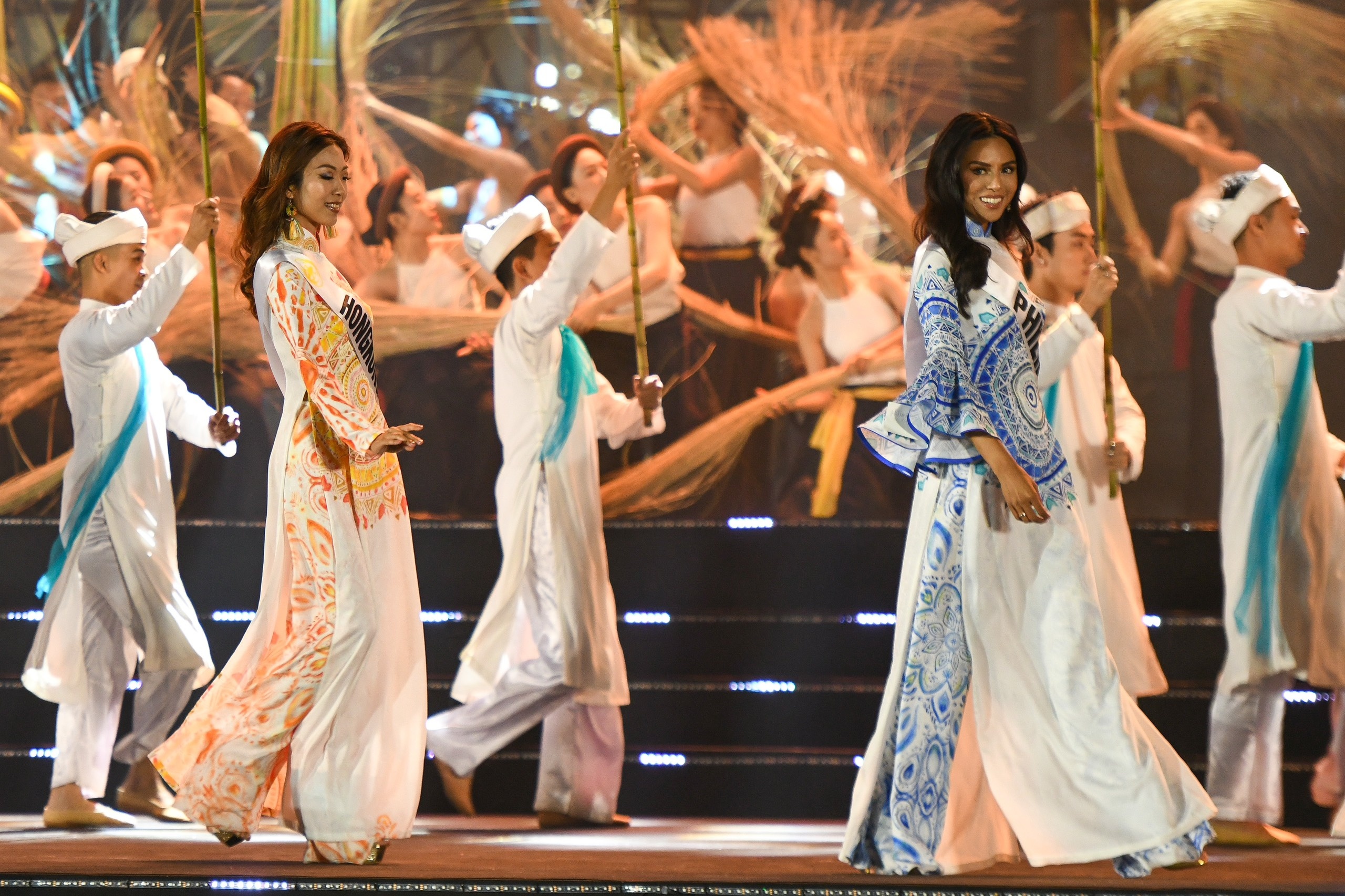 Hoa hau Du lich anh 11