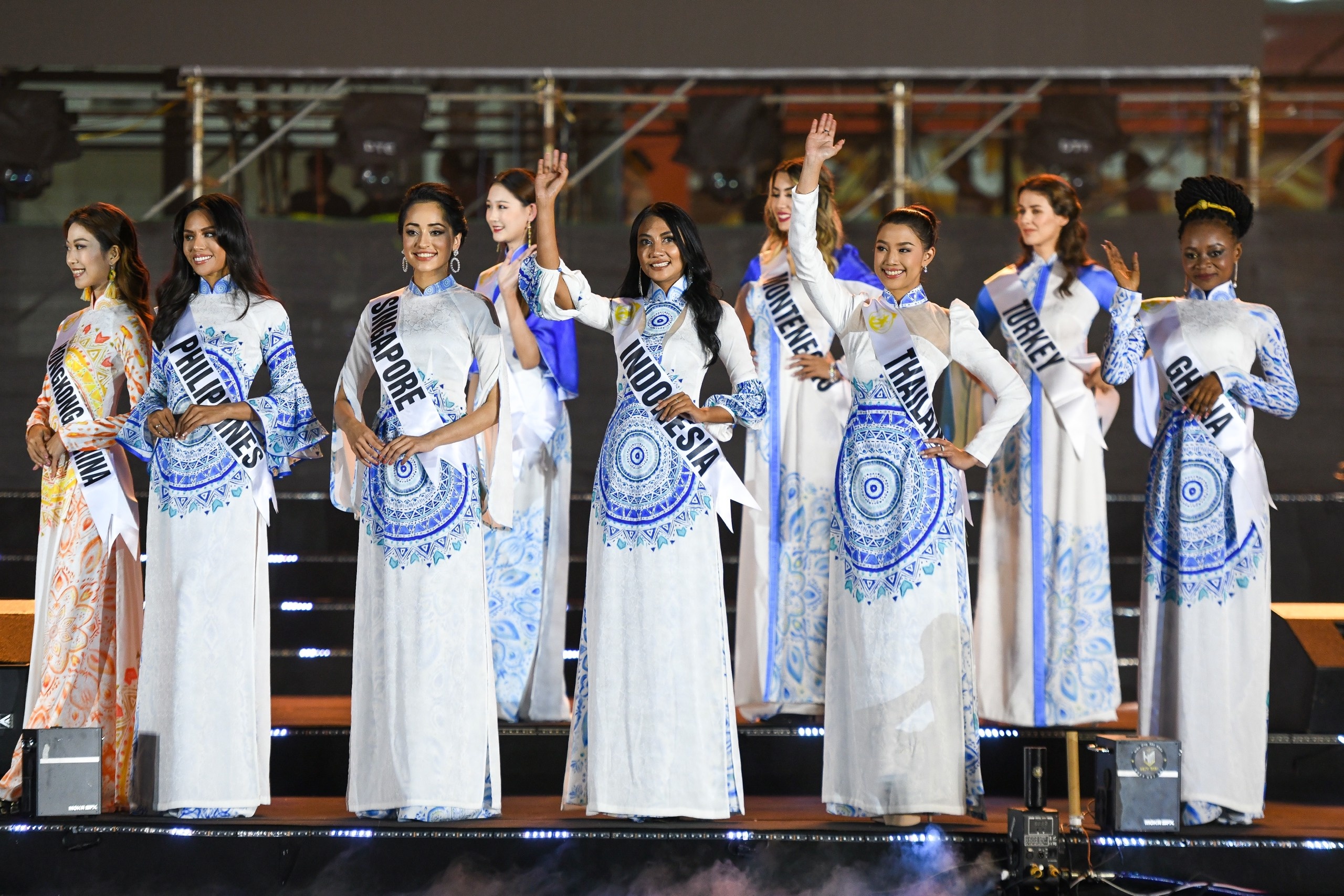 Hoa hau Du lich anh 9