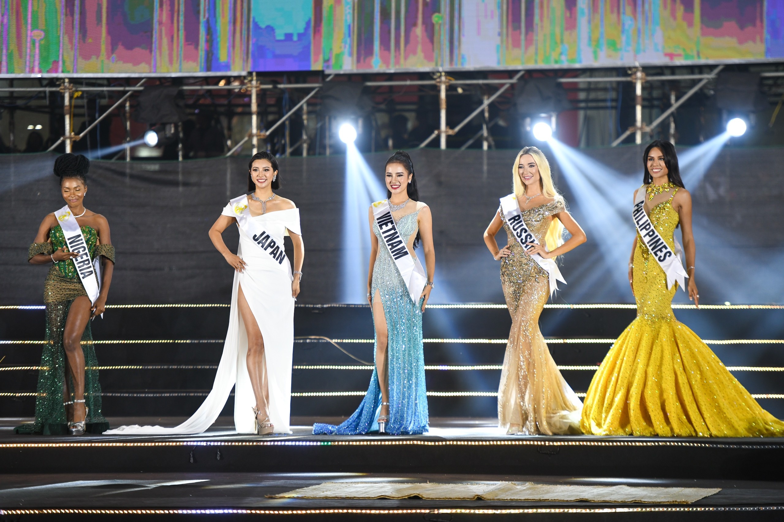 Hoa hau Du lich anh 1