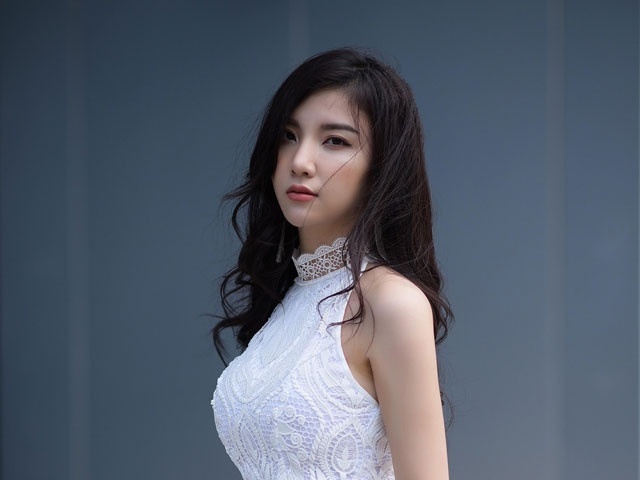 Hanh Sino cuoi anh 1