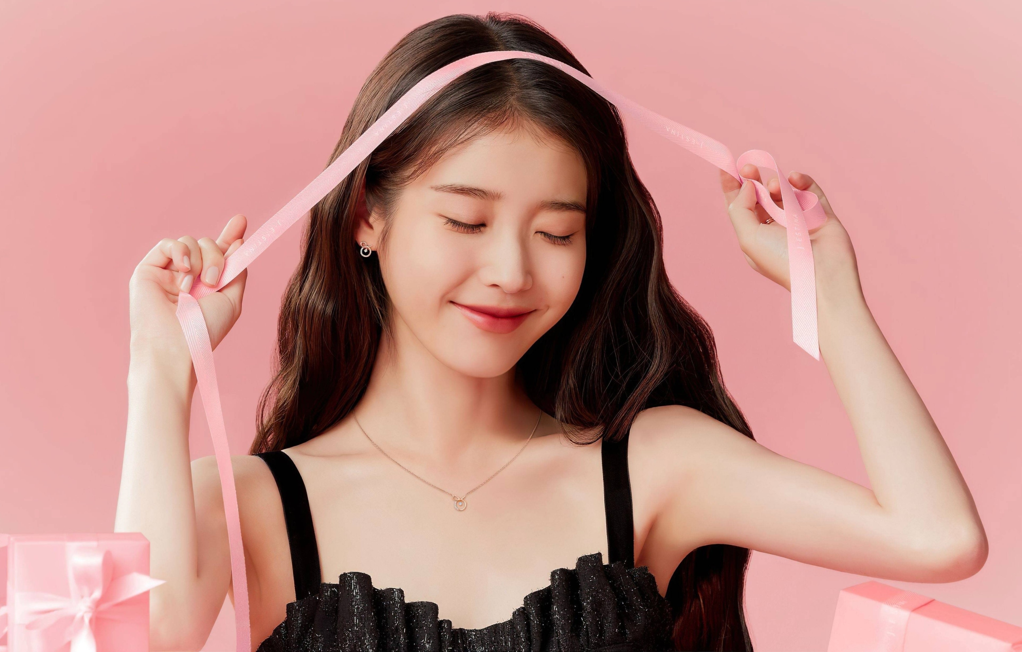 Nhan sac IU - ban gai Lee Jong Suk hinh anh