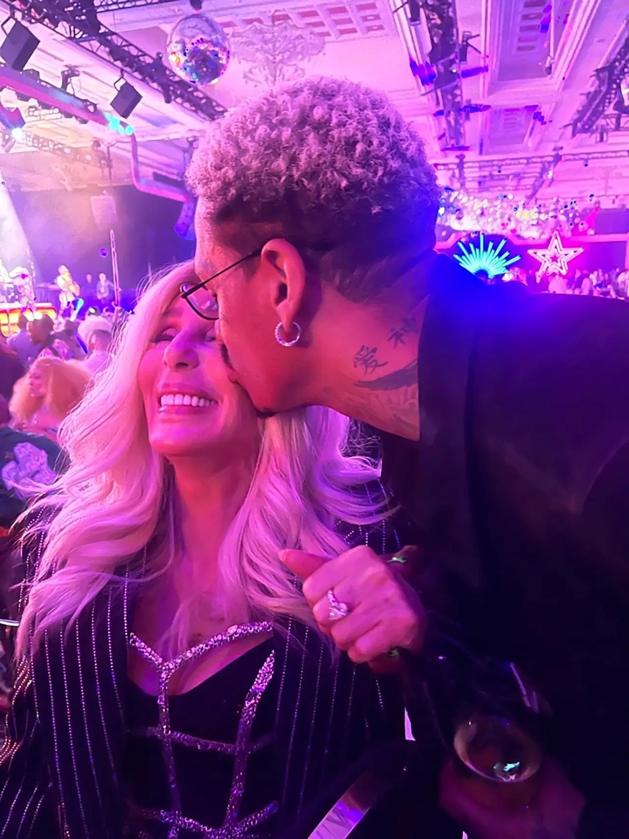 Cher va ban trai anh 2