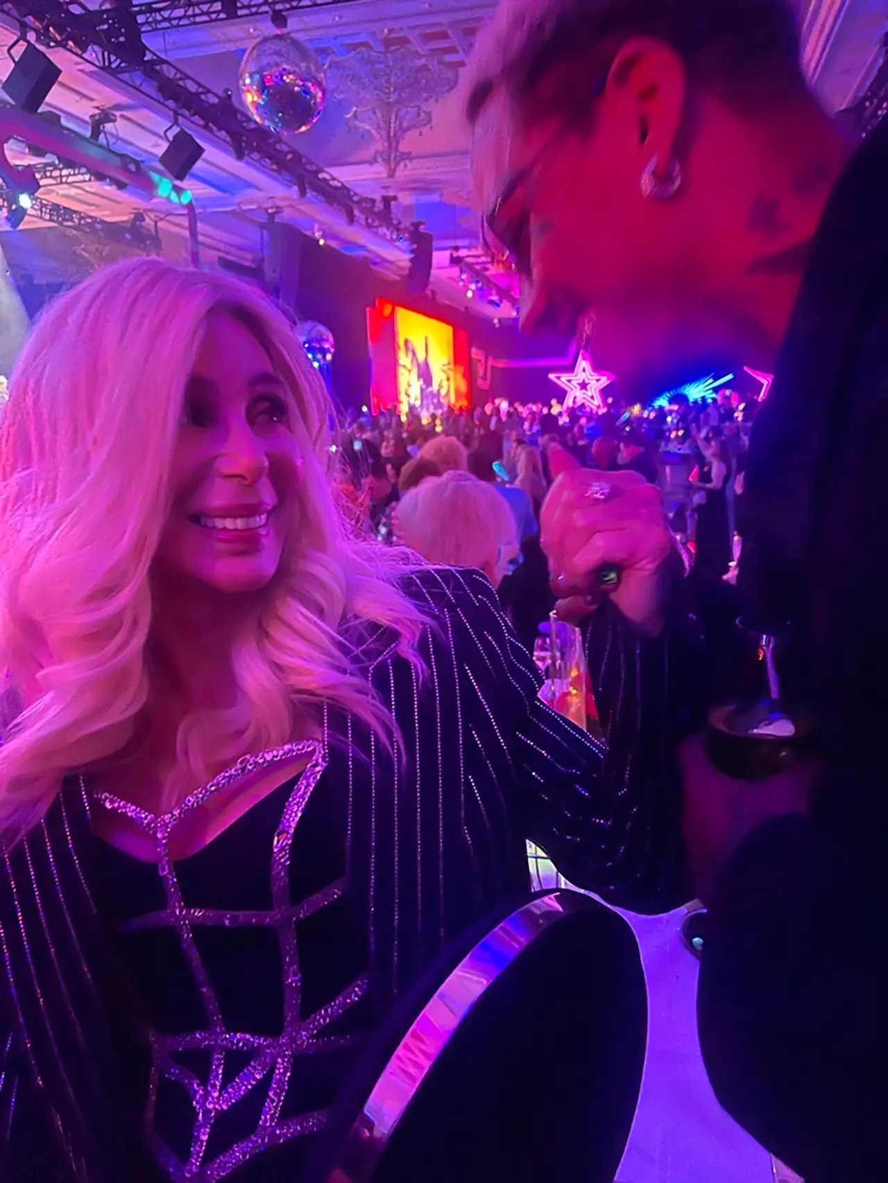 Cher va ban trai anh 1