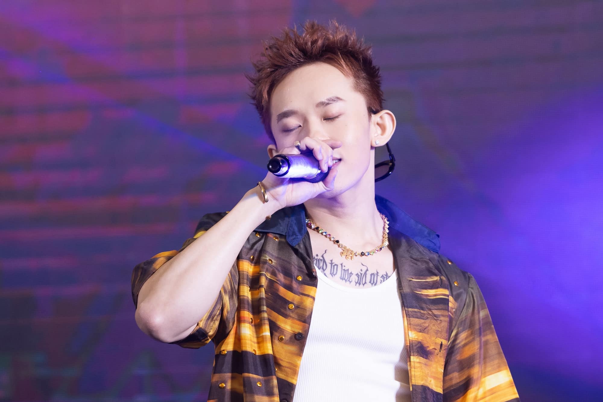 Dien bien vu tranh chap ca khuc 'Tet dong day' cua Kay Tran hinh anh