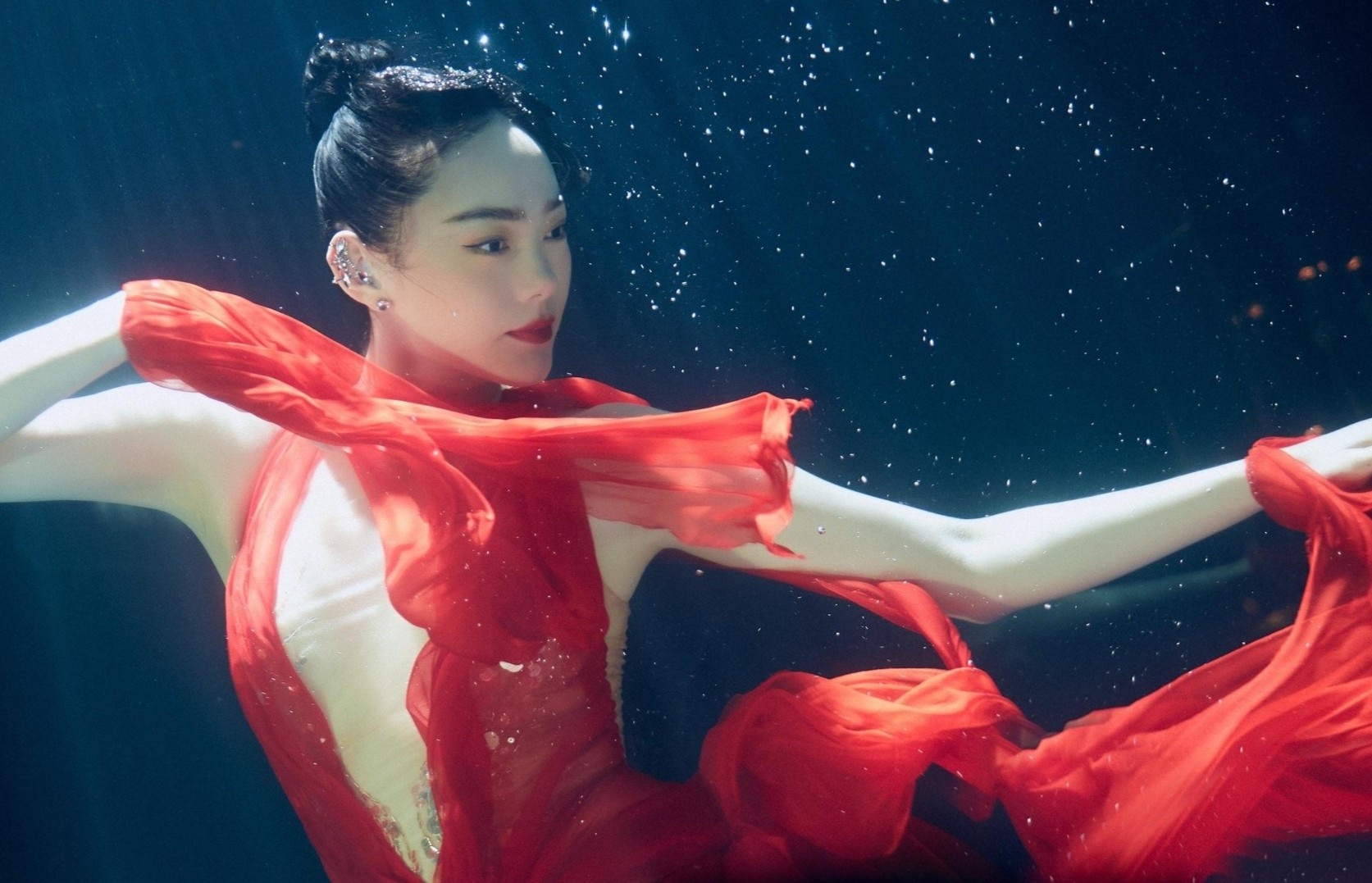 Minh Hang buc xuc viec 'Chi chi em em 2' bi TikToker quay len hinh anh