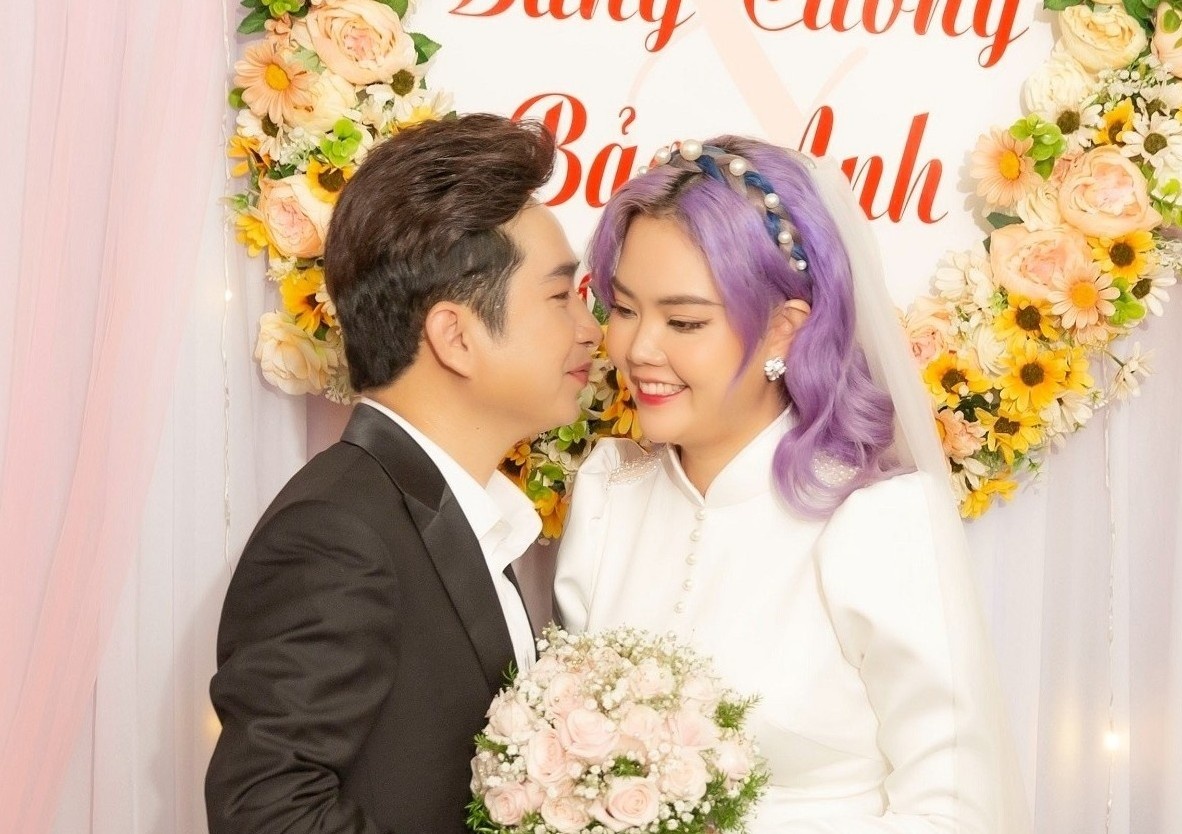 Ca si Bang Cuong cuoi Bao Anh hinh anh