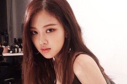Anh Rose (BlackPink) bi chinh sua thanh gai mai dam gay phan no hinh anh