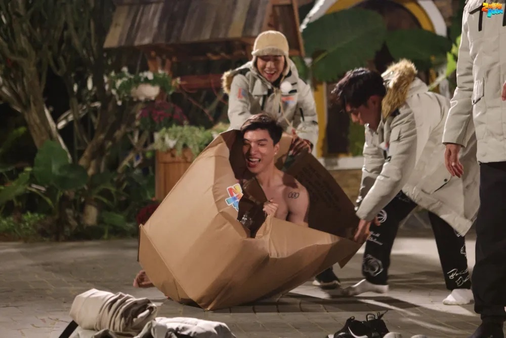 HIEUTHUHAI ở trần ảnh 2 HIEUTHUHAI o tran anh 2