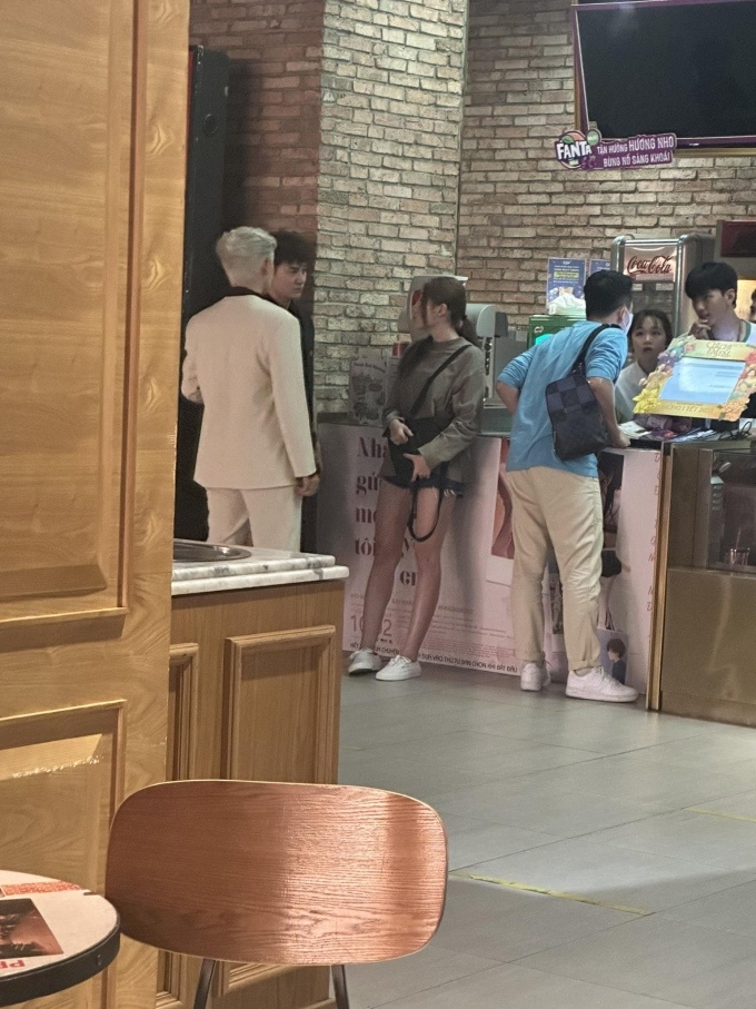 Tran Thanh chen lan anh 2