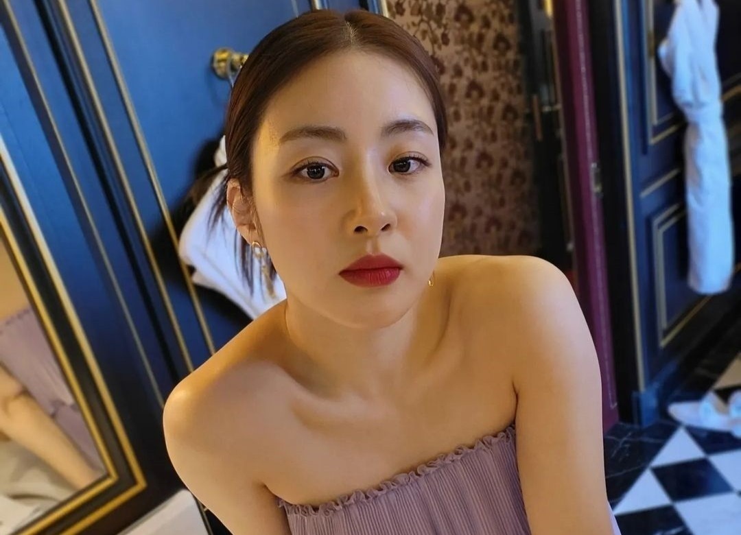 Ngoai hinh Kang Sora sau khi giam 20 kg hinh anh