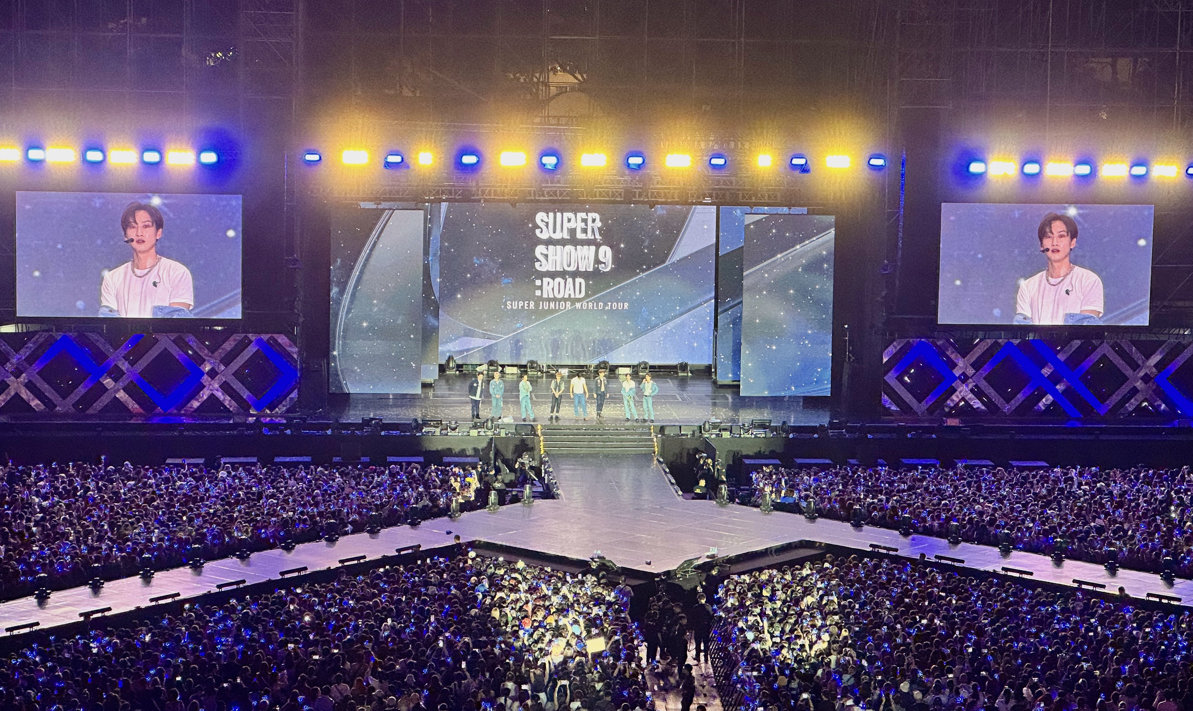 Super Junior nhan 'da gia', khan gia Viet dap 'chung ta gia cung nhau' hinh anh