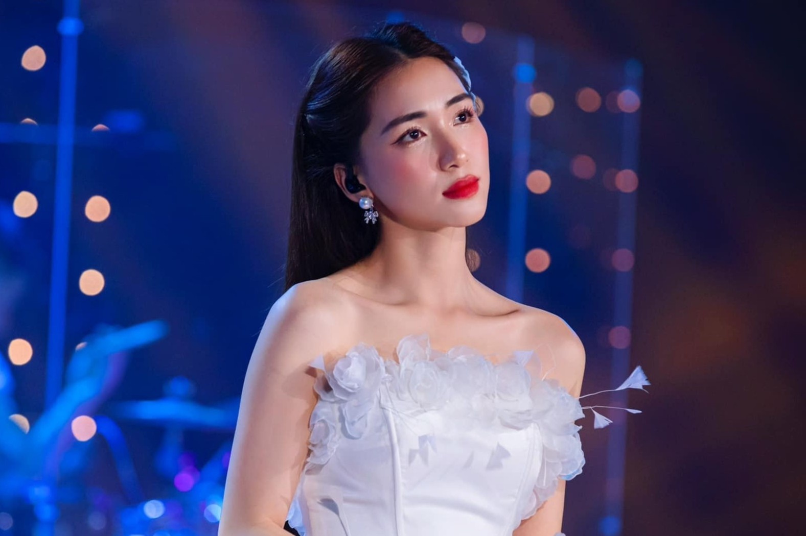 Hoa Minzy xin khan gia ngung dang video lo su co trang phuc hinh anh