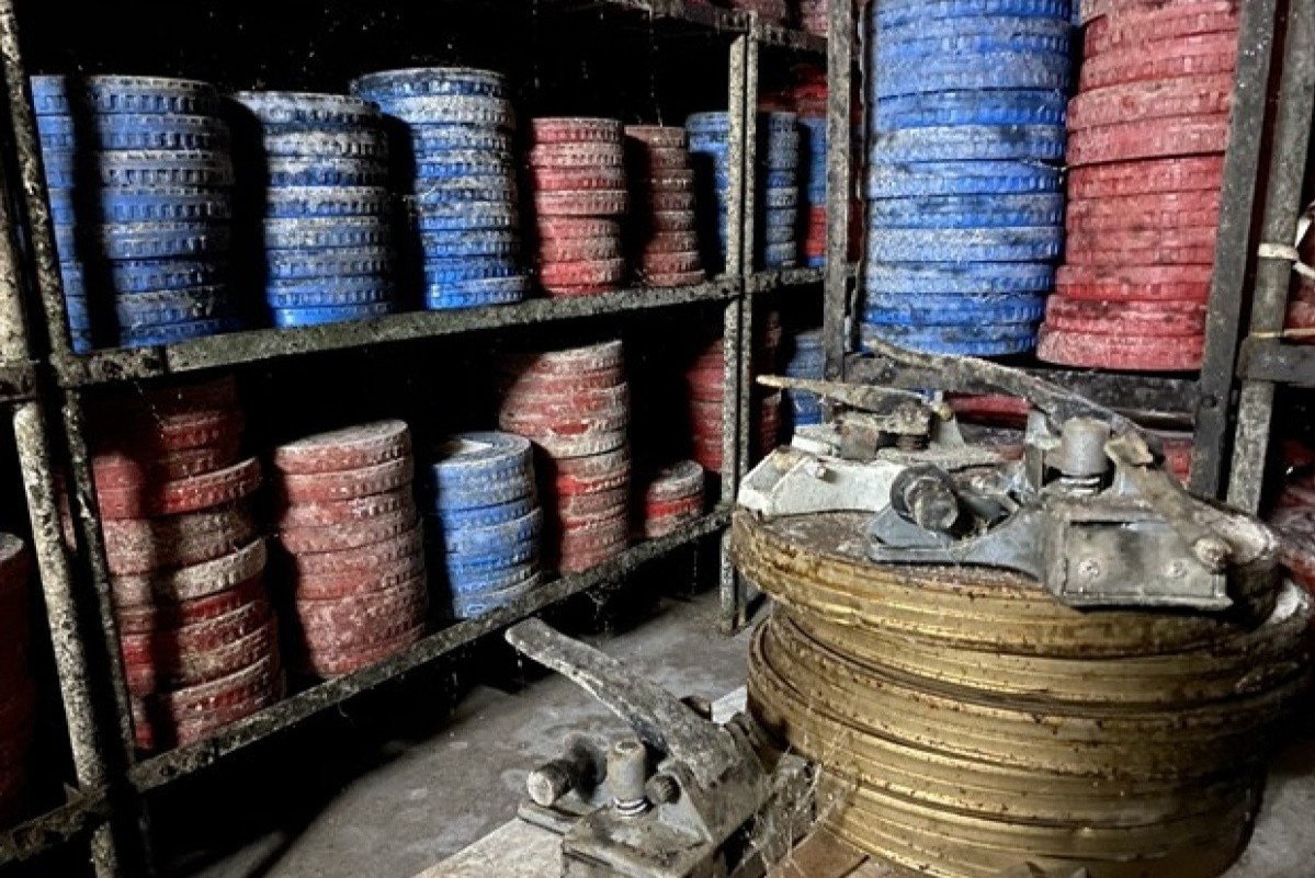 Cuc Dien anh phan hoi kien nghi cua nghe si ve 300 ban phim bi hu hong hinh anh