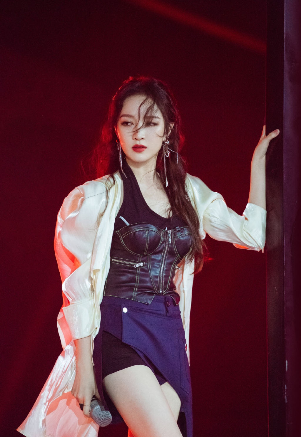 Chi Pu dap gio anh 3