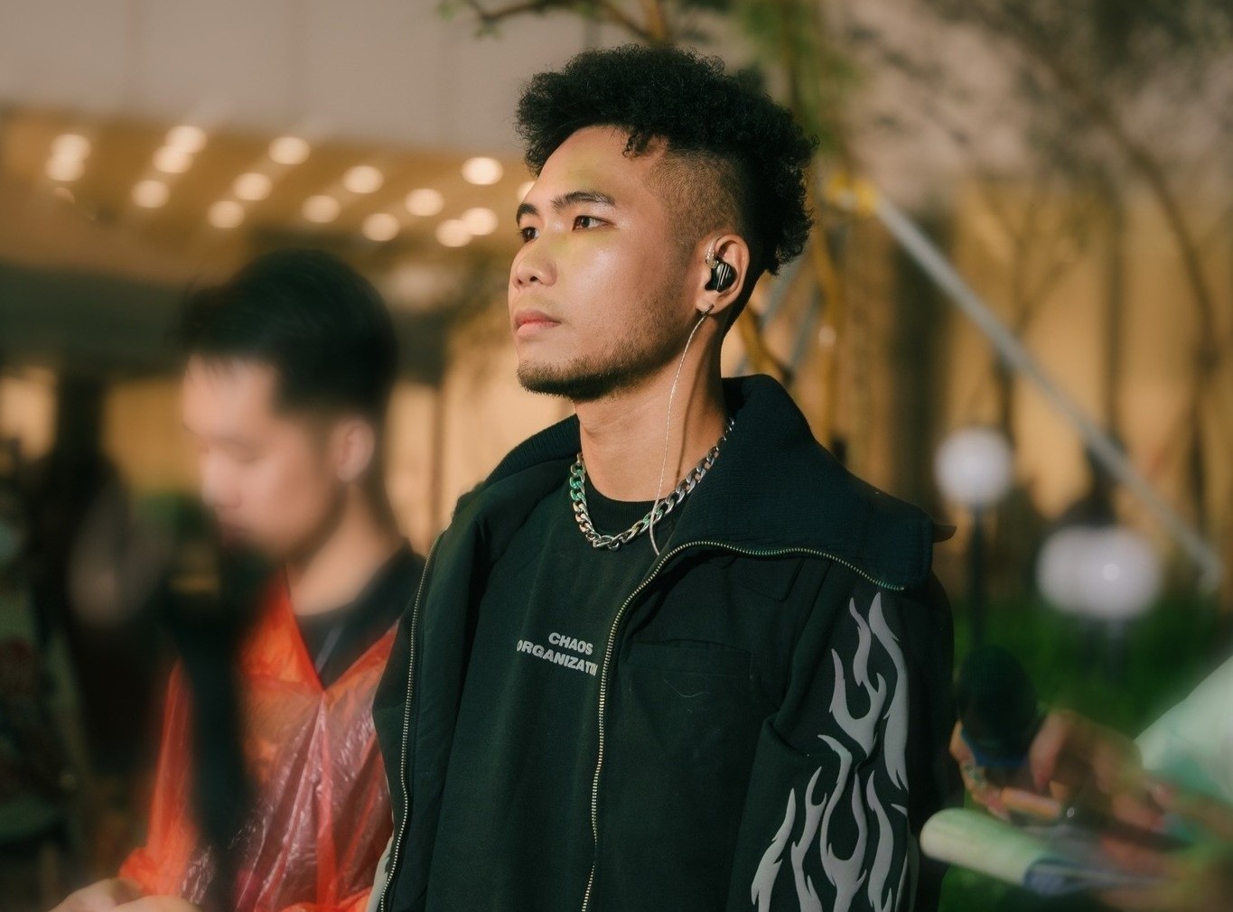 On ao quyen khai thac ca khuc noi tieng cua Phuc Du hinh anh