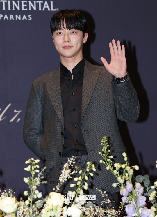 Lee Seung Gi cuoi anh 14